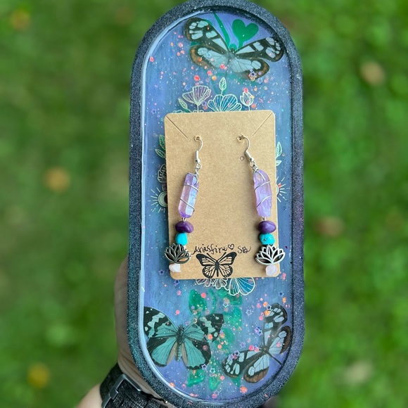 ✨ Lavender Aura Healing Earrings ✨ - Picture 2 of 3